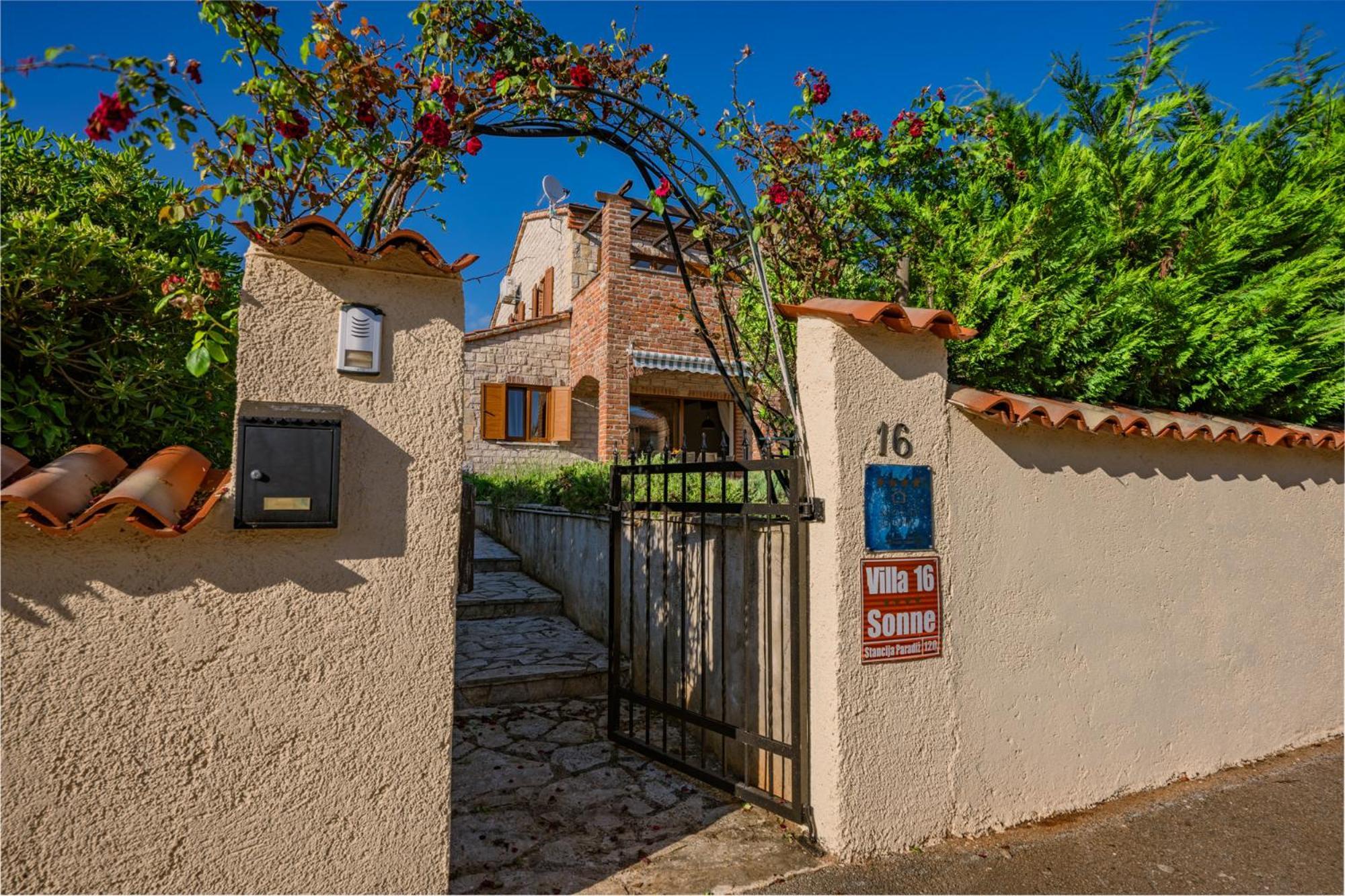 Villa Sonne In Paradis Butkovici  Exterior photo